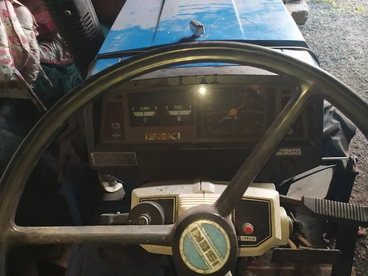 ISEKI 4 WHEEL DRIVE TRACTOR ONLY 451 HOURS V.G.C. - Image 4