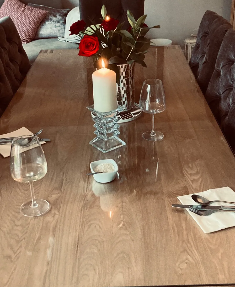 Beautiful solid oak table-and 8 chairs like new - Image 2