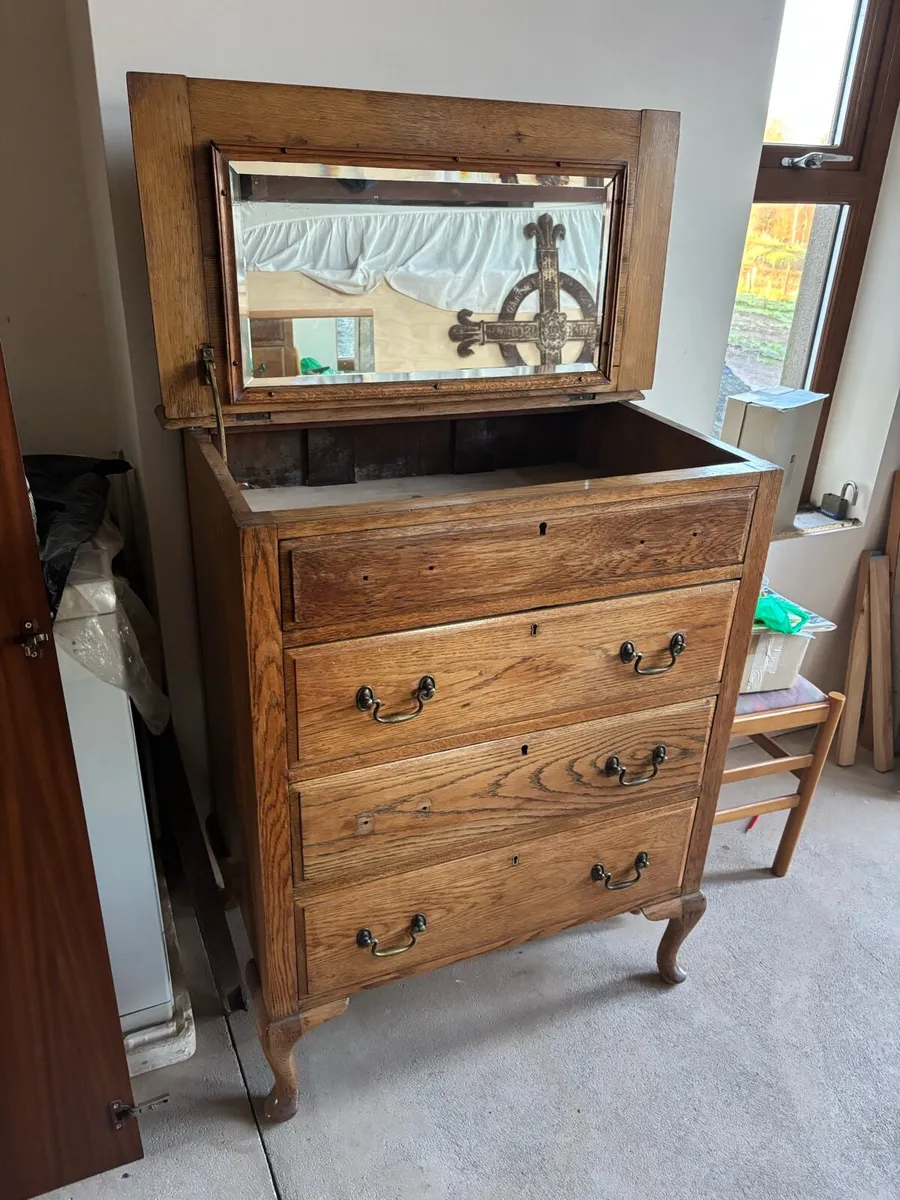 Chest of Drawers