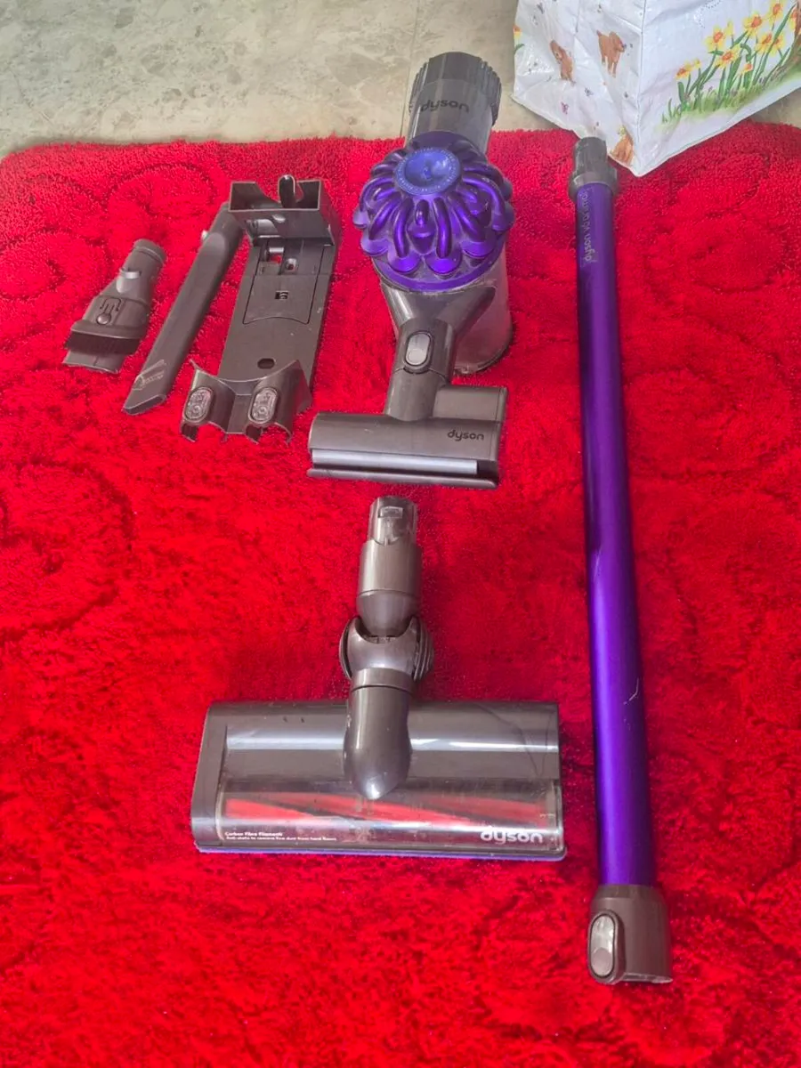 JOB LOT OF CORDLESS DYSONS All working FINE ALL DI - Image 4