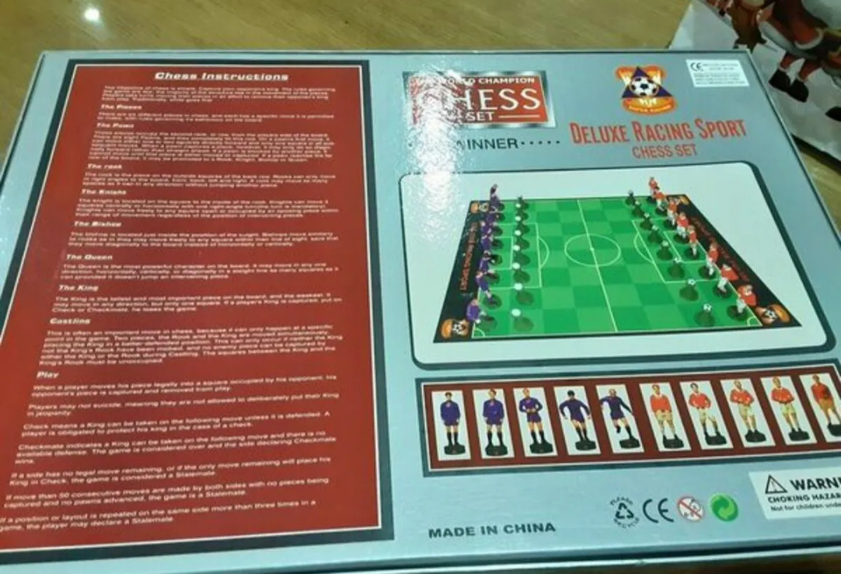 Collector's Item Manchester United Chess Set - Image 4