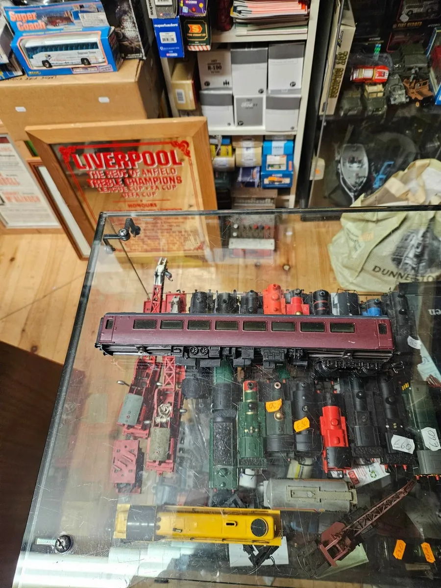 Hornby Triang Lima OO Gauge Wagons Carraiges - Image 2