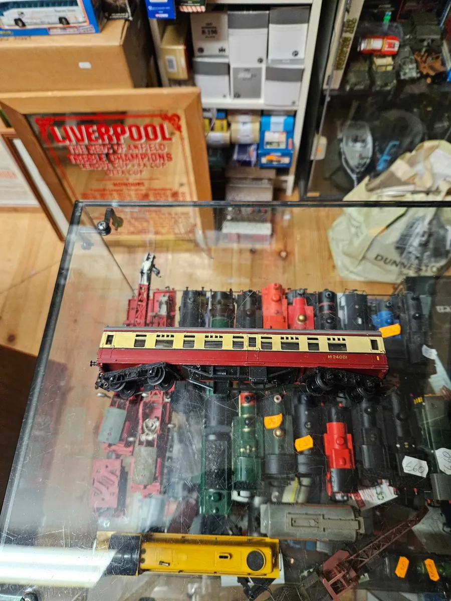 Hornby Triang Lima OO Gauge Wagons Carraiges - Image 3