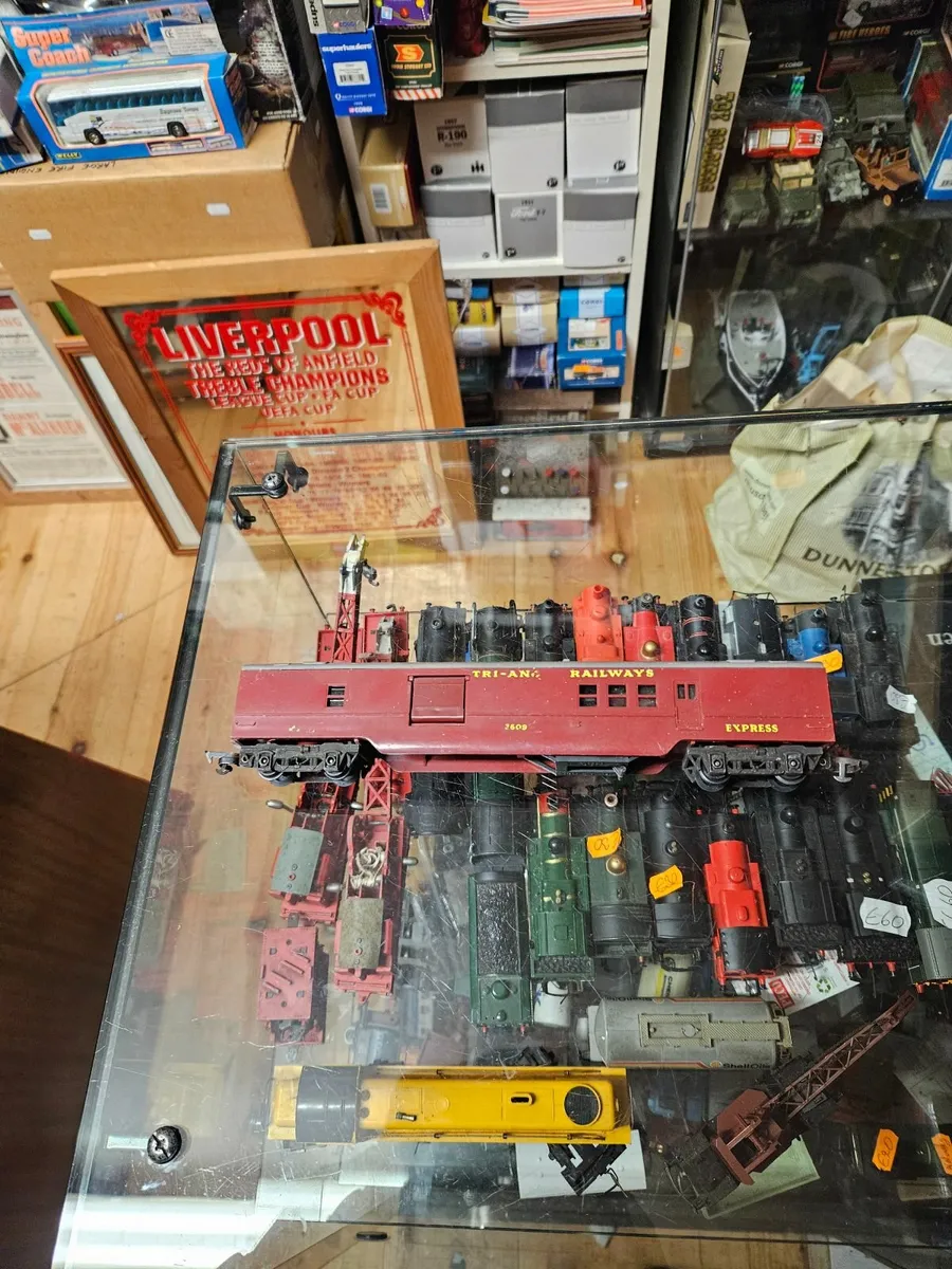 Hornby Triang Lima OO Gauge Wagons Carraiges - Image 1