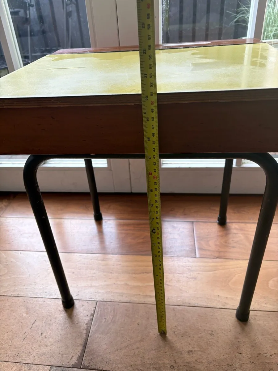 School desk - Image 3