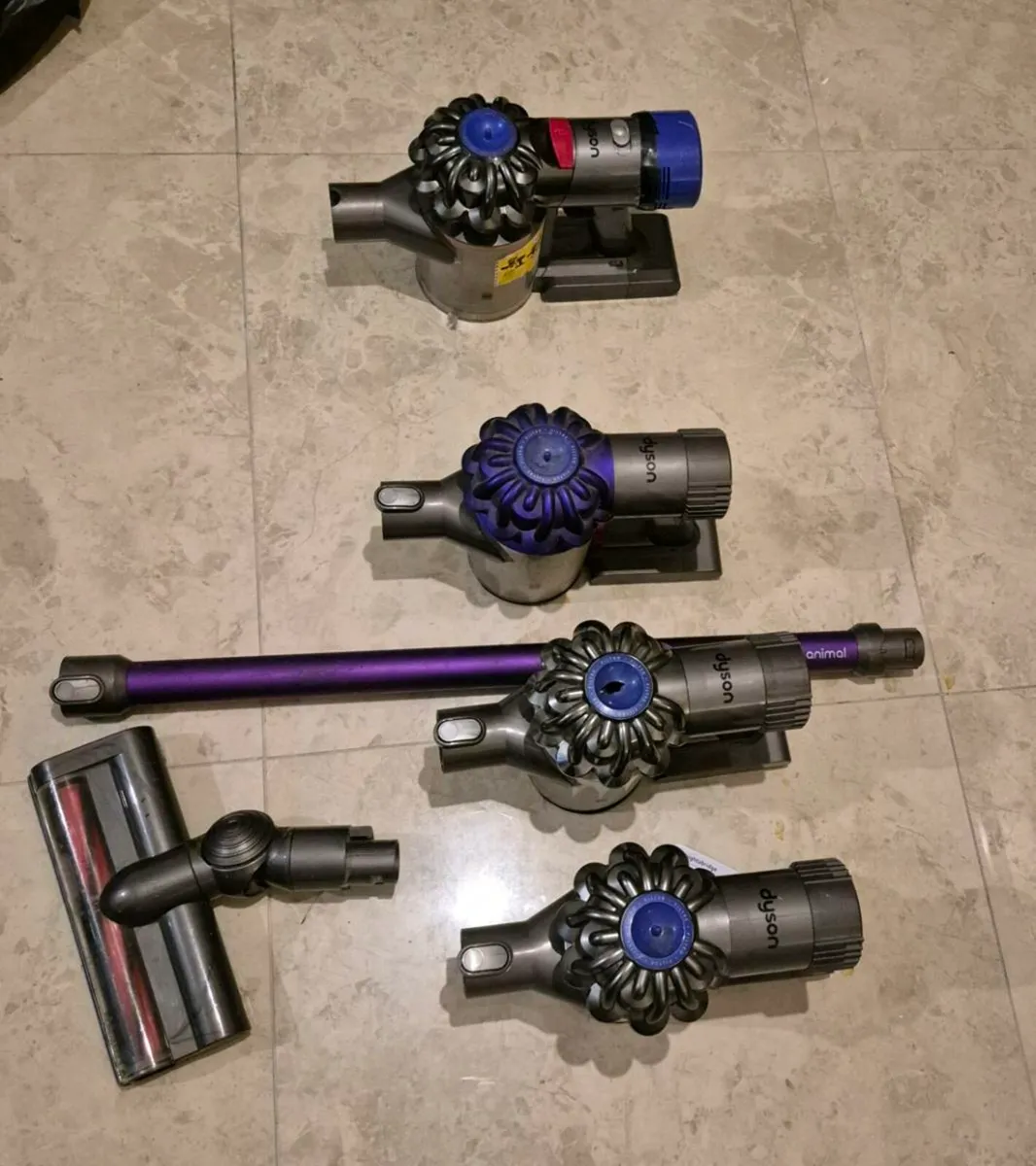 JOB LOTS CORDLESS DYSON V6 VACUUM  CHARGER  HAS AL - Image 4