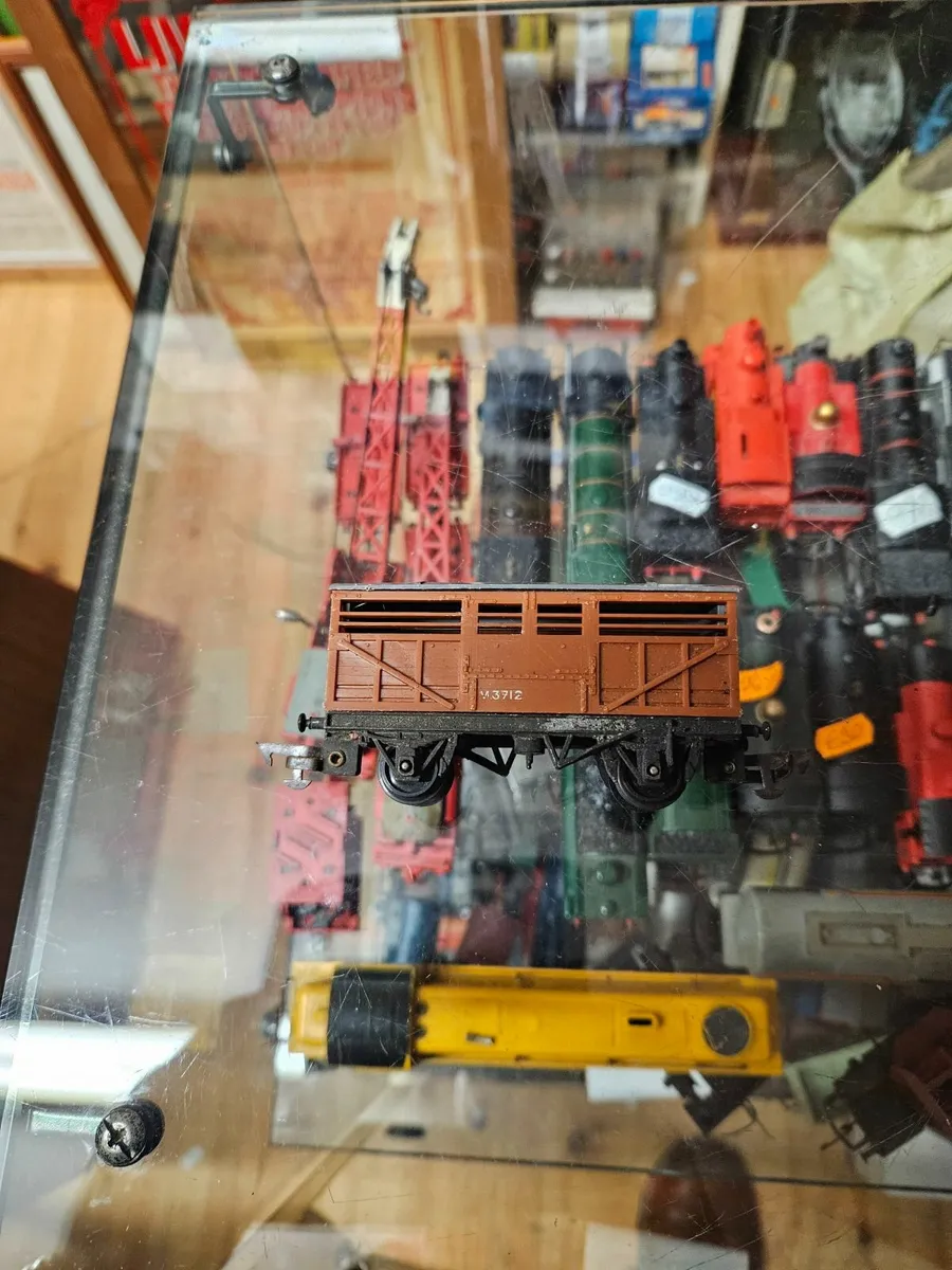 Hornby Triang Lima OO Gauge Wagons - Image 1