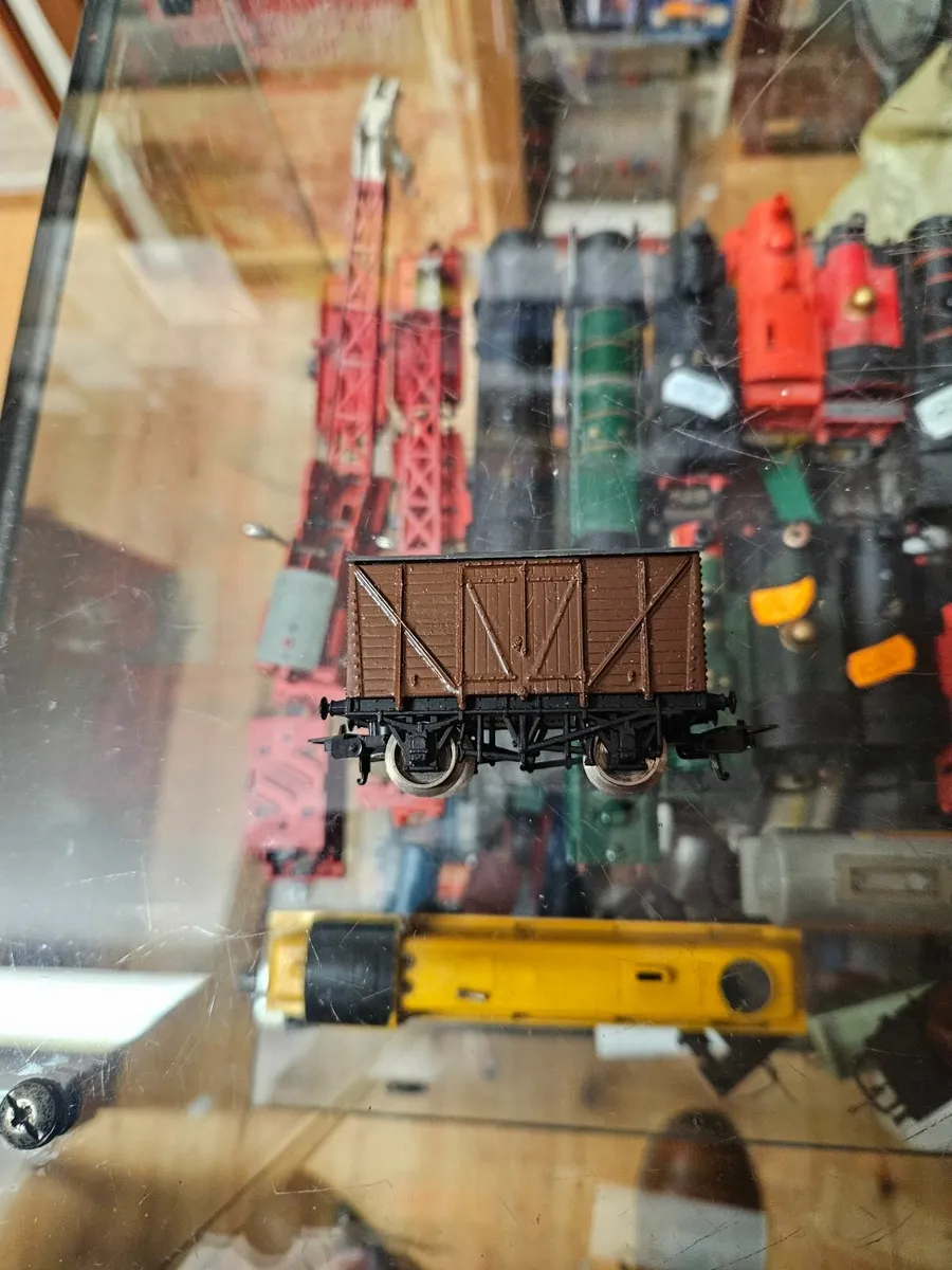Hornby Triang Lima OO Gauge Wagons - Image 3