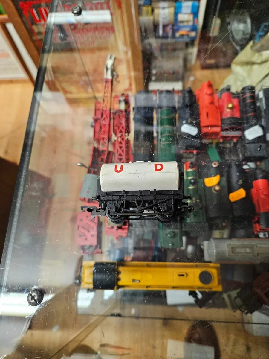 Hornby Triang Lima OO Gauge Wagons - Image 4