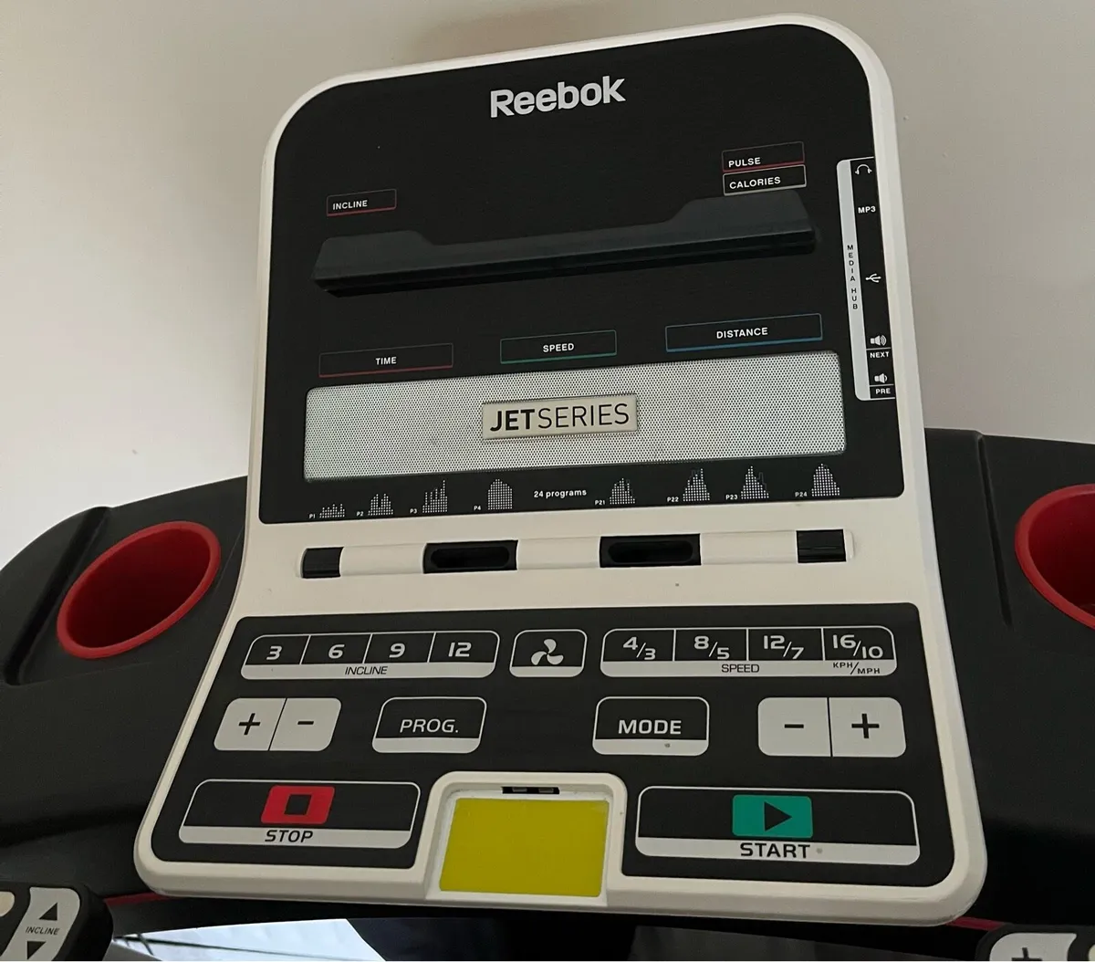 Reebok jet series 100 pro treadmill - Image 2