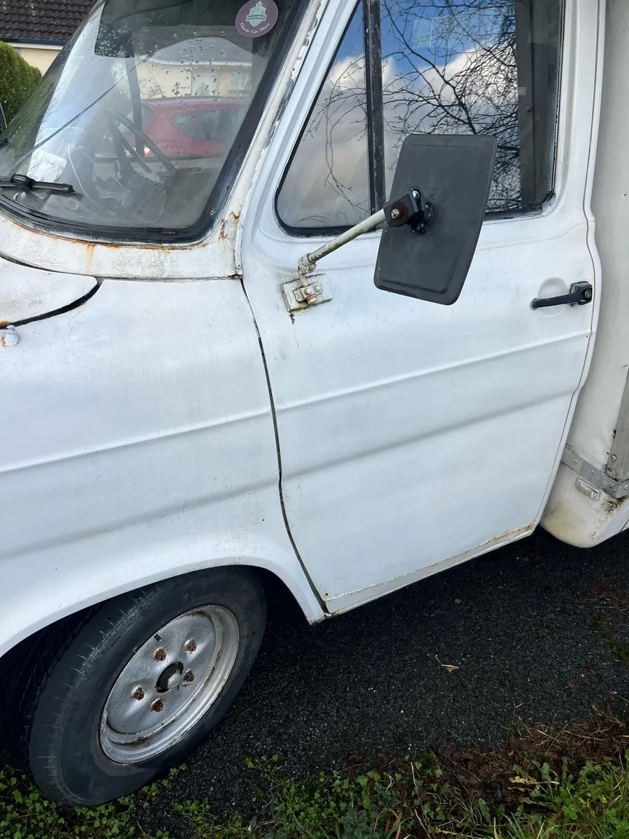 Vintage camper van - Image 2