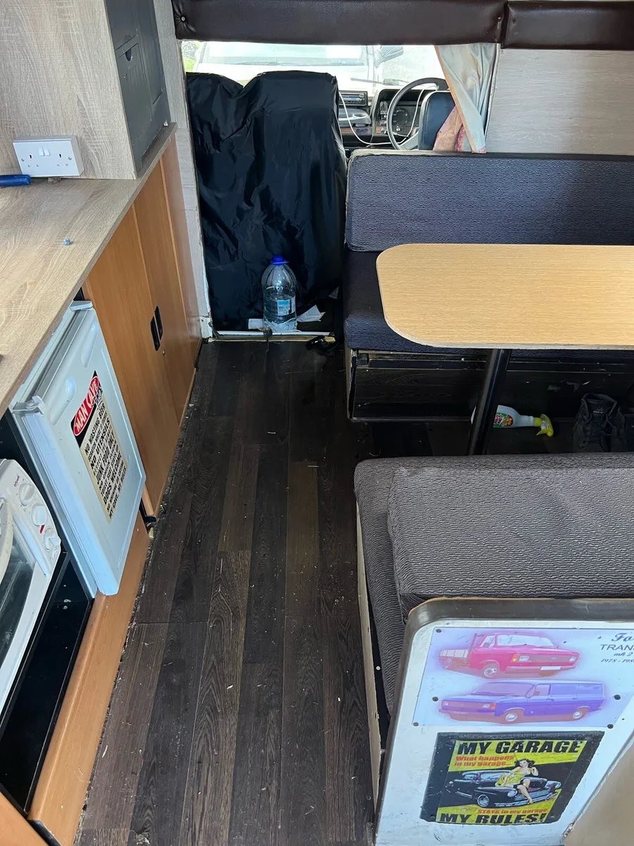 Vintage camper van - Image 3