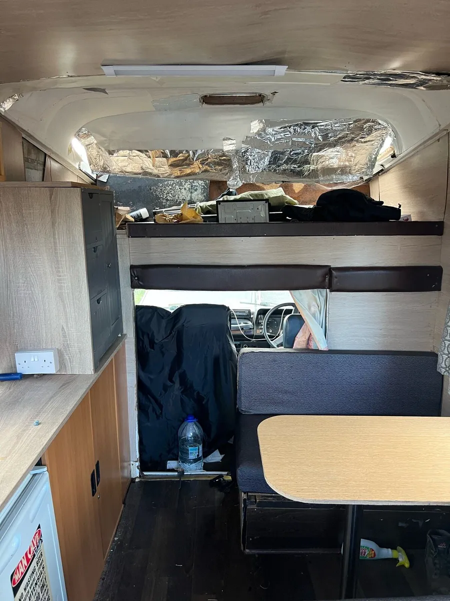 Vintage camper van - Image 4