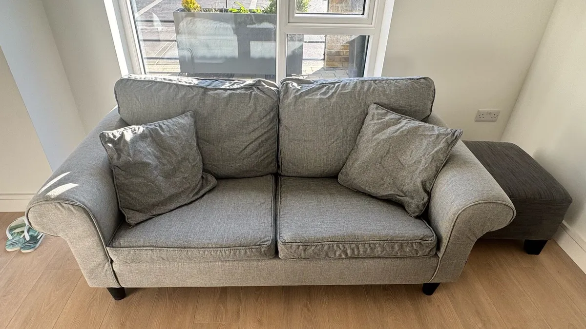 x2 2 Sitters Sofa - Image 3