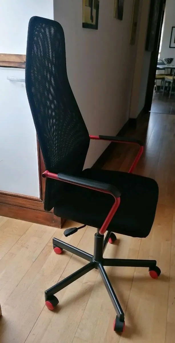 Gaming Chair - Image 3
