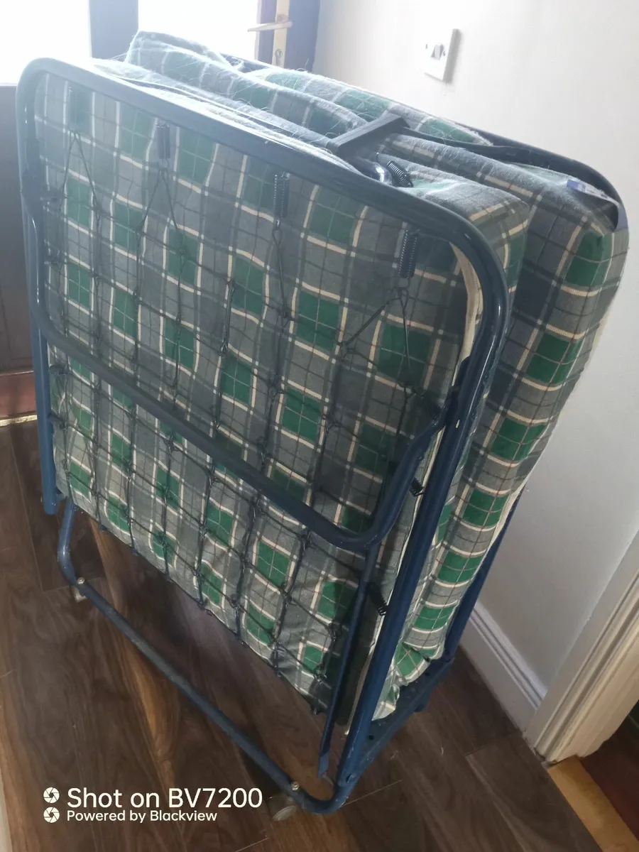 Fold up single bed with mattress - Image 4