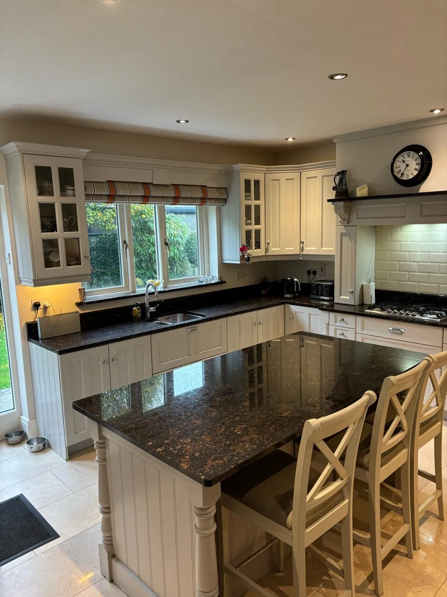 Kitchen units and Island - Image 1