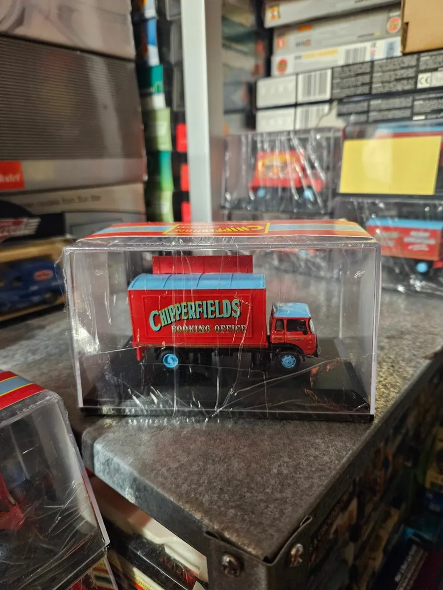 Corgi Oxford Chipperfields Circus Truck