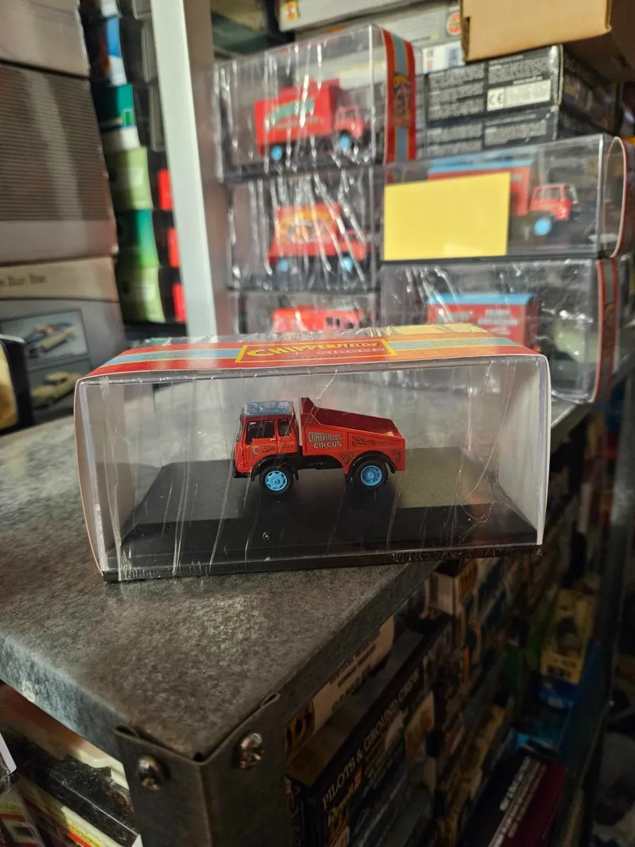 Corgi Oxford Chipperfields Circus Truck