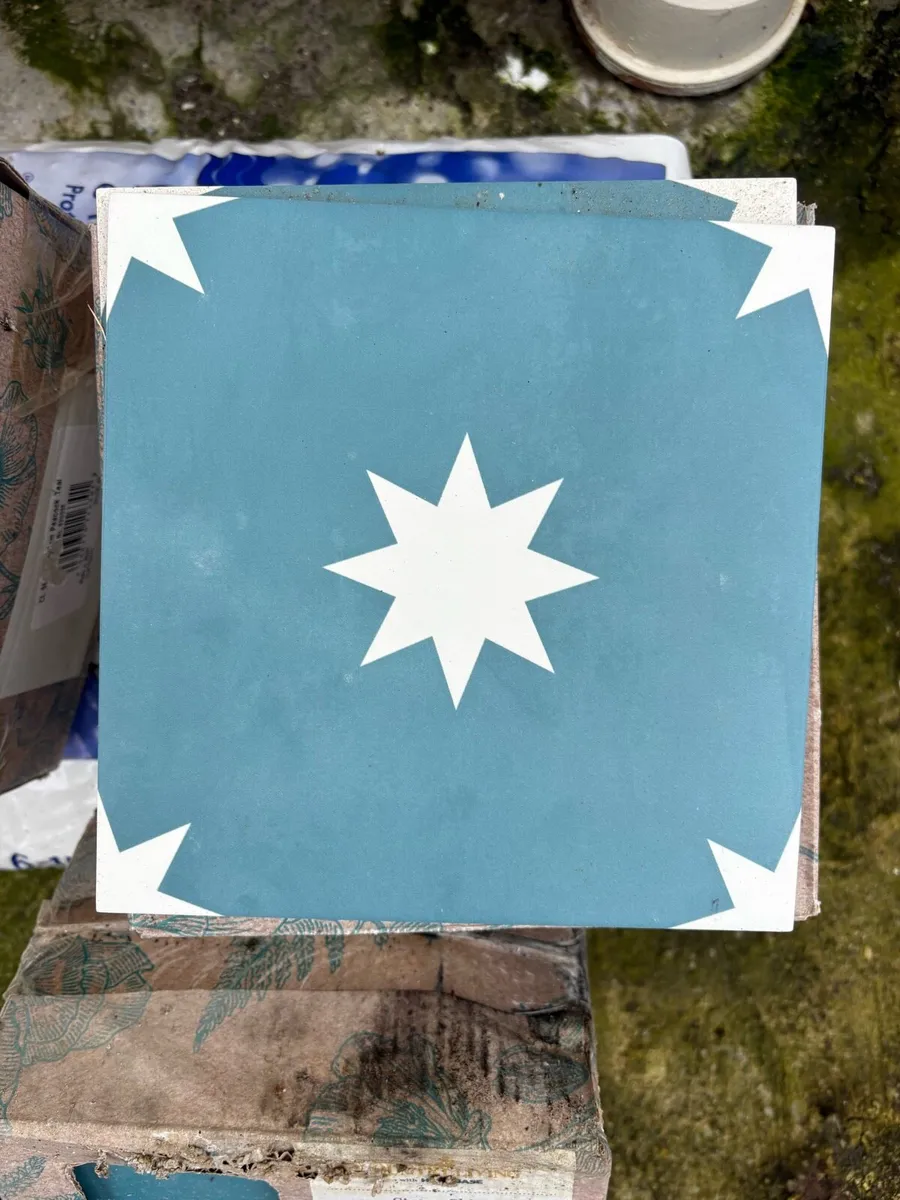 Wall or floor tile - Image 1