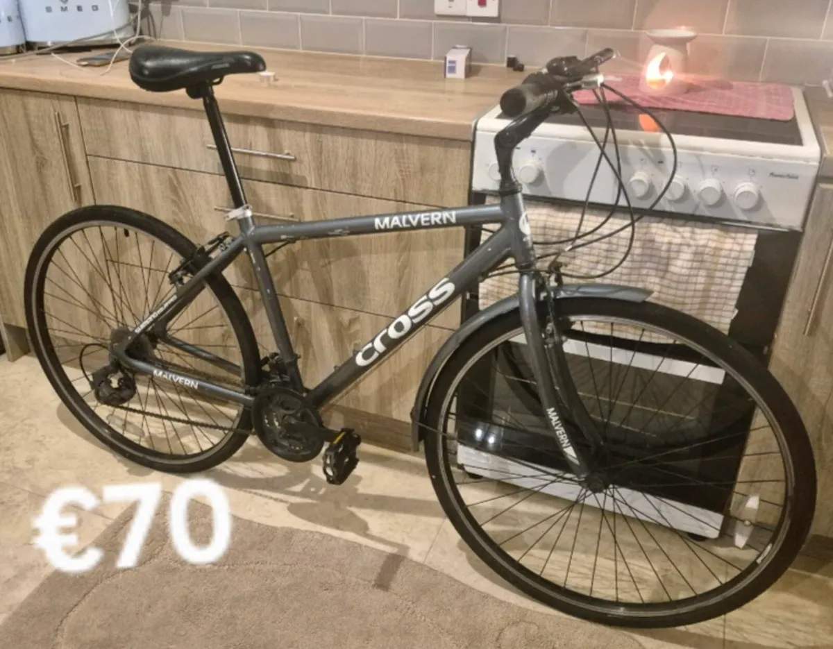 ADULTS HYBRID BIKE CROSS MALVERN WHEELS 700C SPEED - Image 1