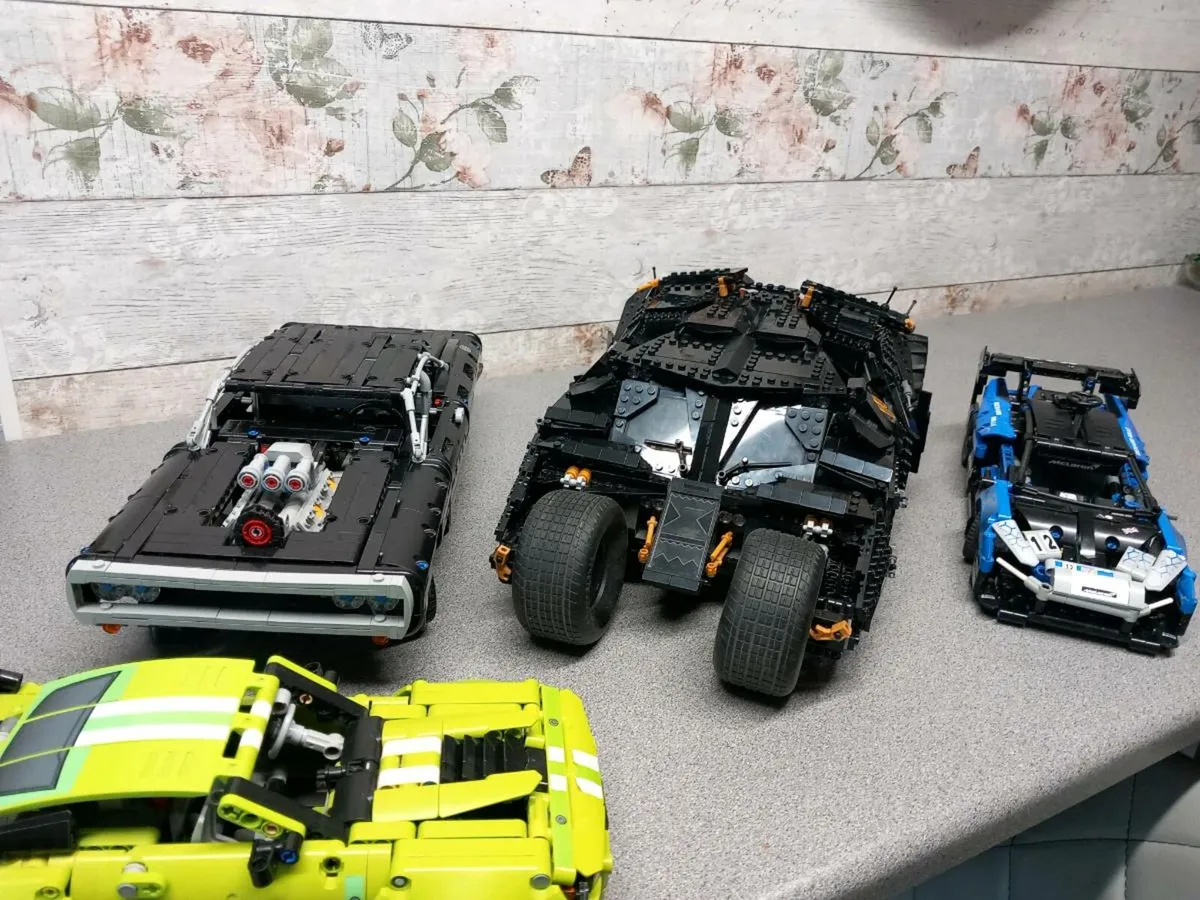 Lego Technic Auto Lot. - Image 1