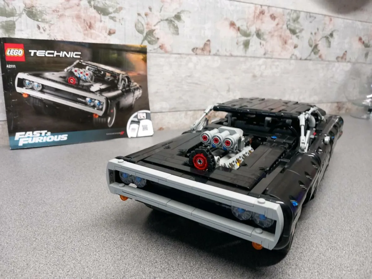 Lego Technic Auto Lot. - Image 4