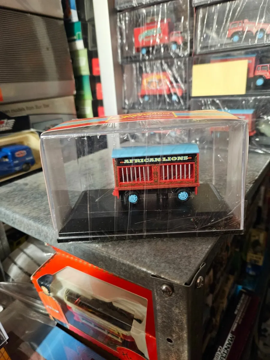 Corgi Oxford Chipperfields Circus Trailer