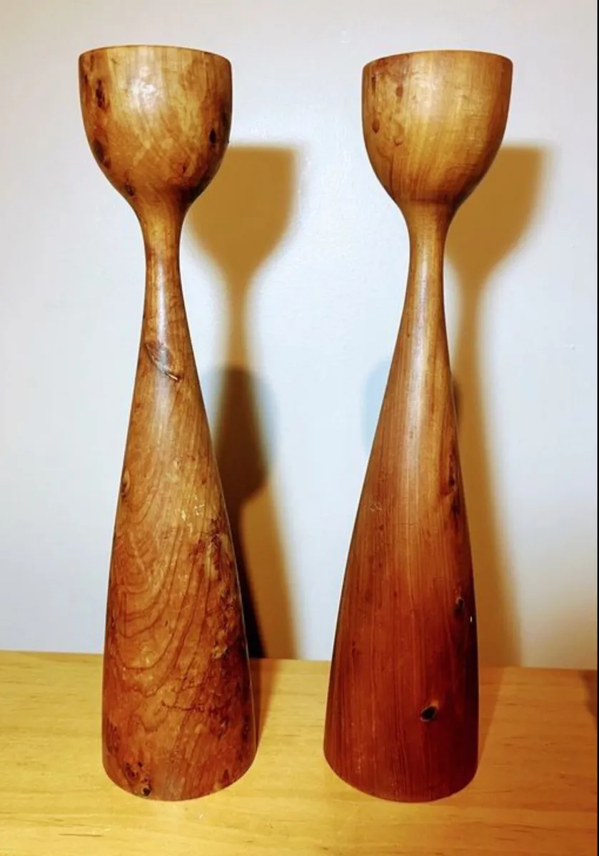 Collection of wooden items - Image 1