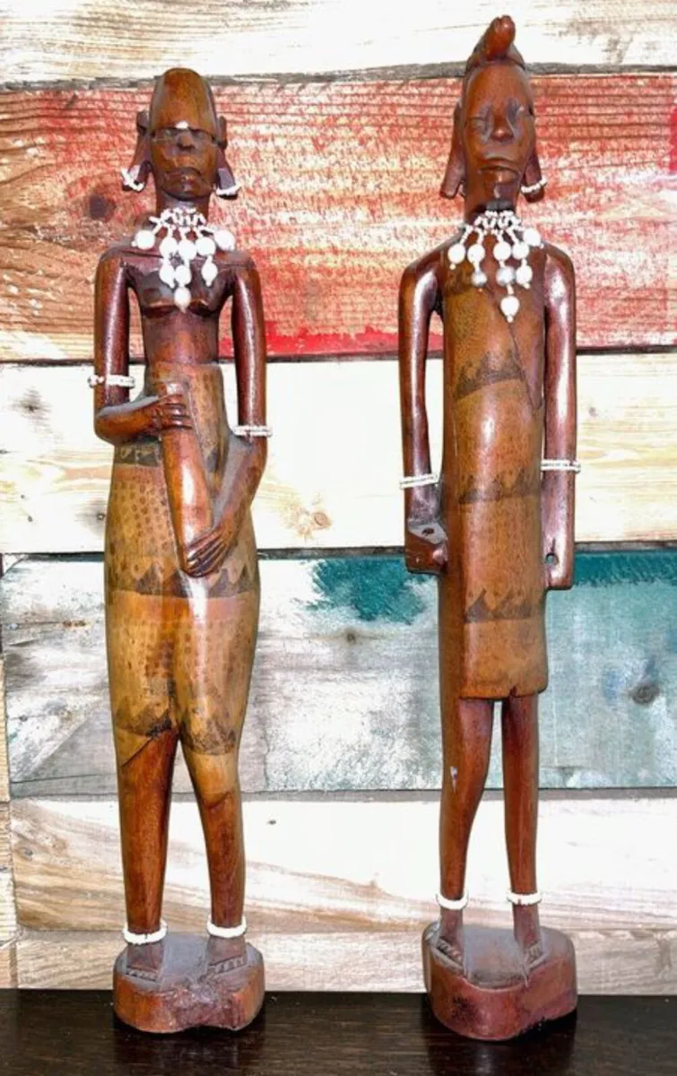 Collection of wooden items - Image 2