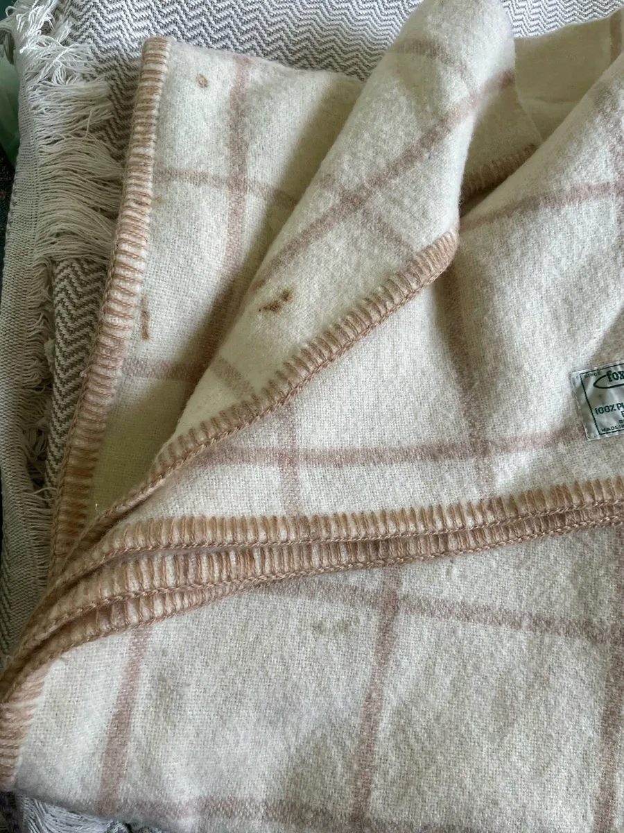Foxford 100% Pure Wool Blanket – Extra Large - Image 4