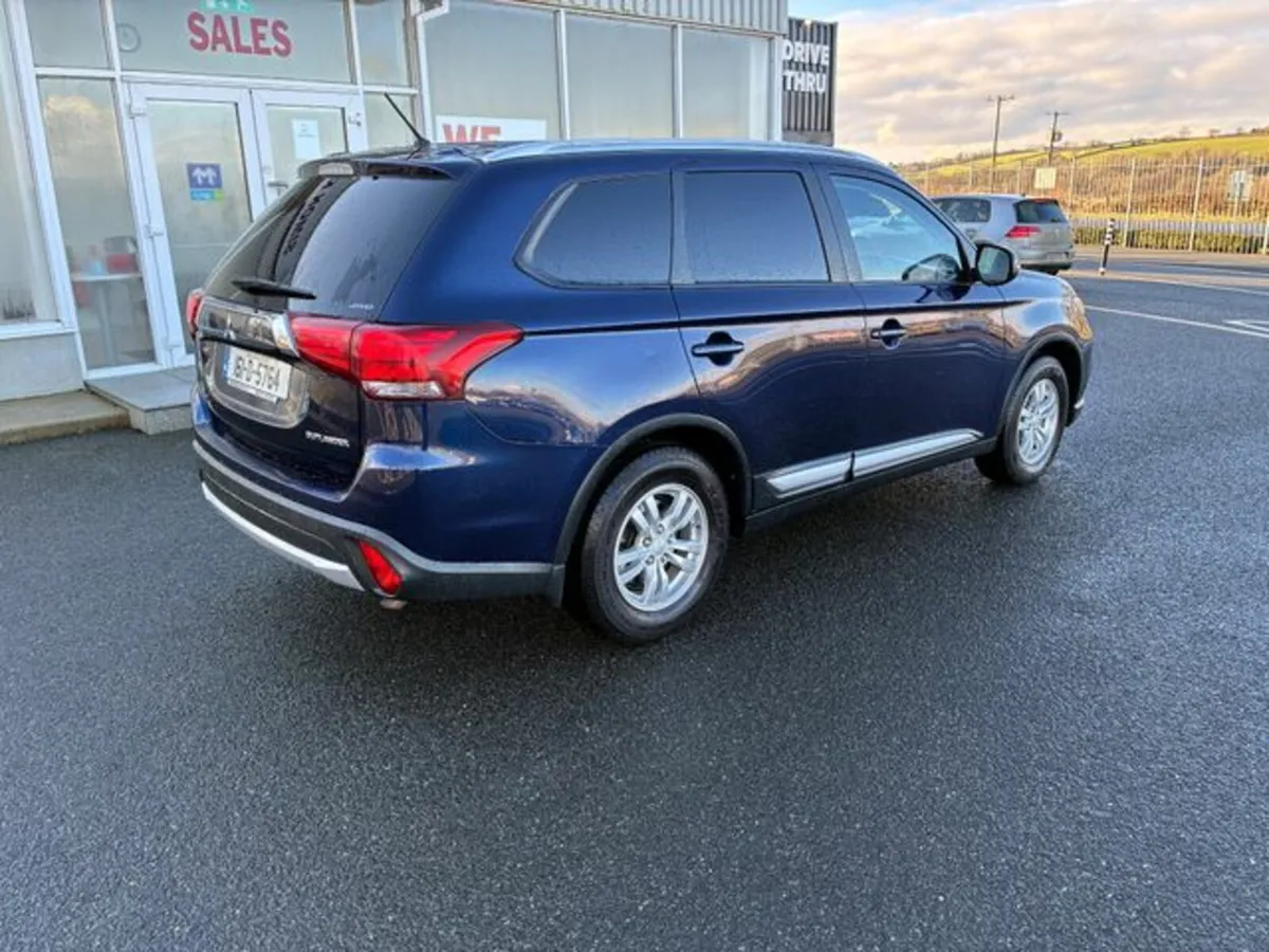 Mitsubishi Outlander 4WD 6MT N1 16MY 4DR - Image 2