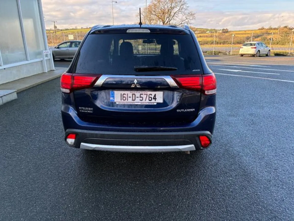 Mitsubishi Outlander 4WD 6MT N1 16MY 4DR - Image 3