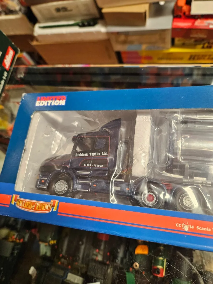 Corgi Scania T Cab Tractor Unit and Tanker Trailer - Image 3