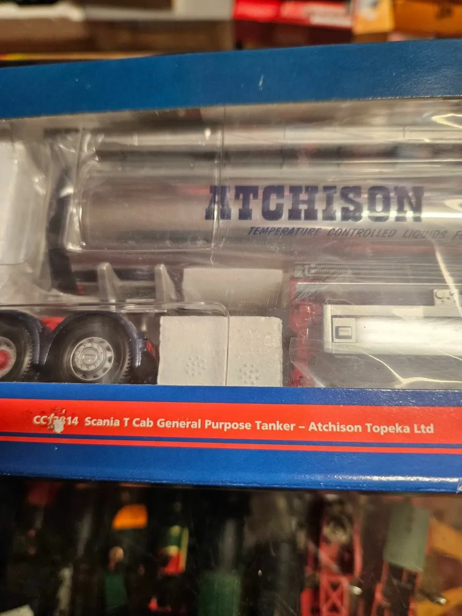 Corgi Scania T Cab Tractor Unit and Tanker Trailer - Image 4