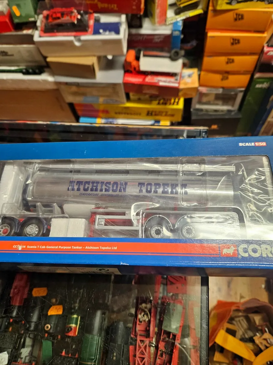 Corgi Scania T Cab Tractor Unit and Tanker Trailer - Image 2