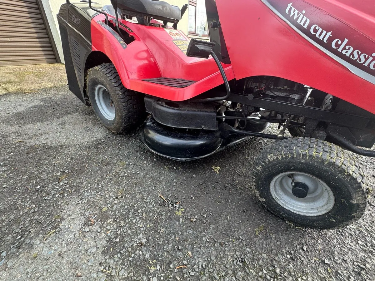 Ride on Mower - Image 4