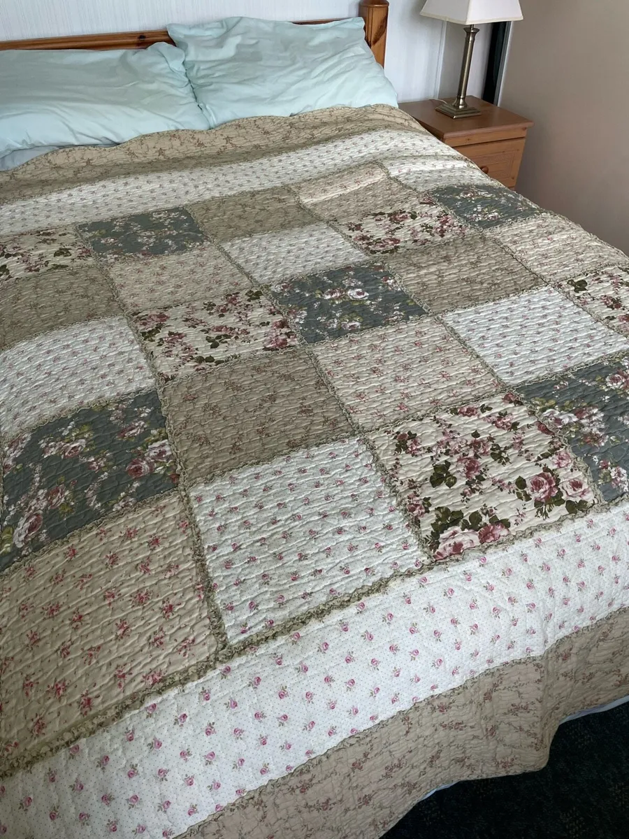 Large Quilted Patchwork Cotton Throw / Bedspread - Image 1