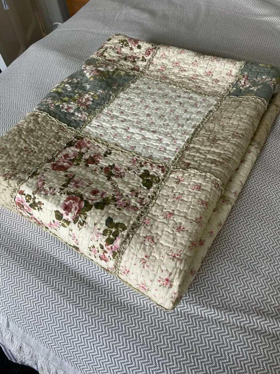 Large Quilted Patchwork Cotton Throw / Bedspread - Image 3