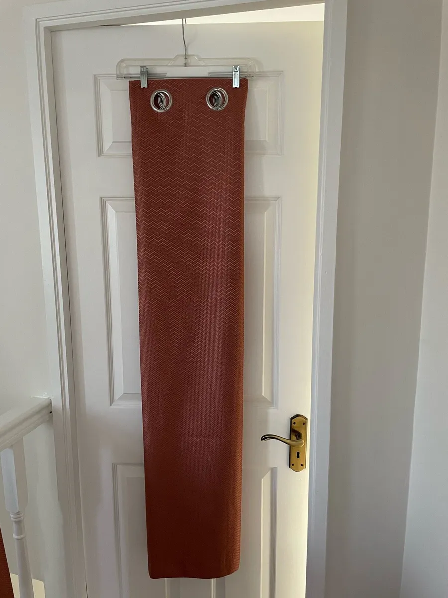 Curtains - Image 2