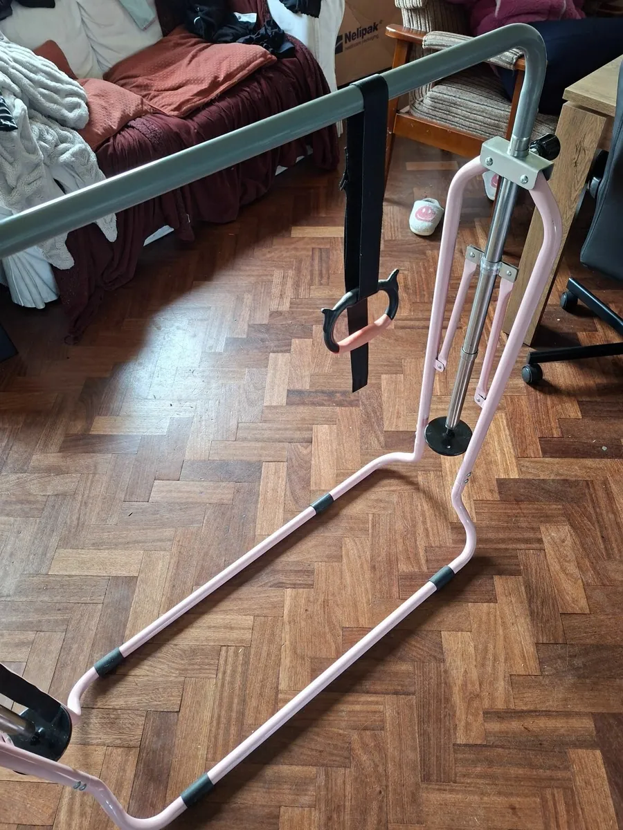 Gymnastics bar - Image 3