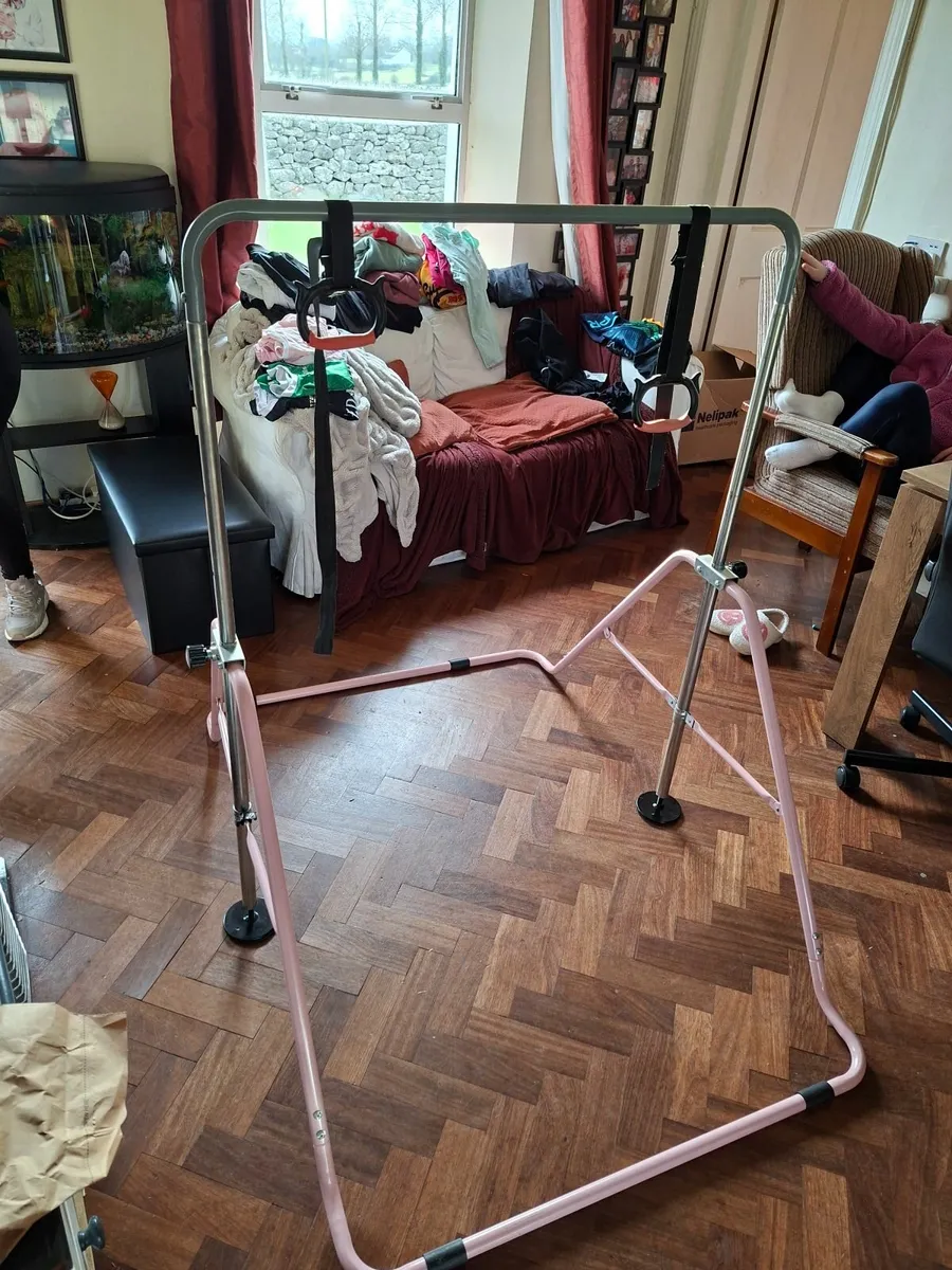 Gymnastics bar - Image 2