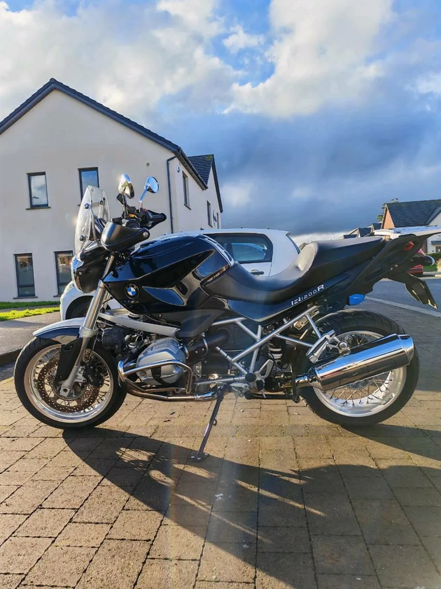 BMW R1200R Classic only 9k miles - Image 3