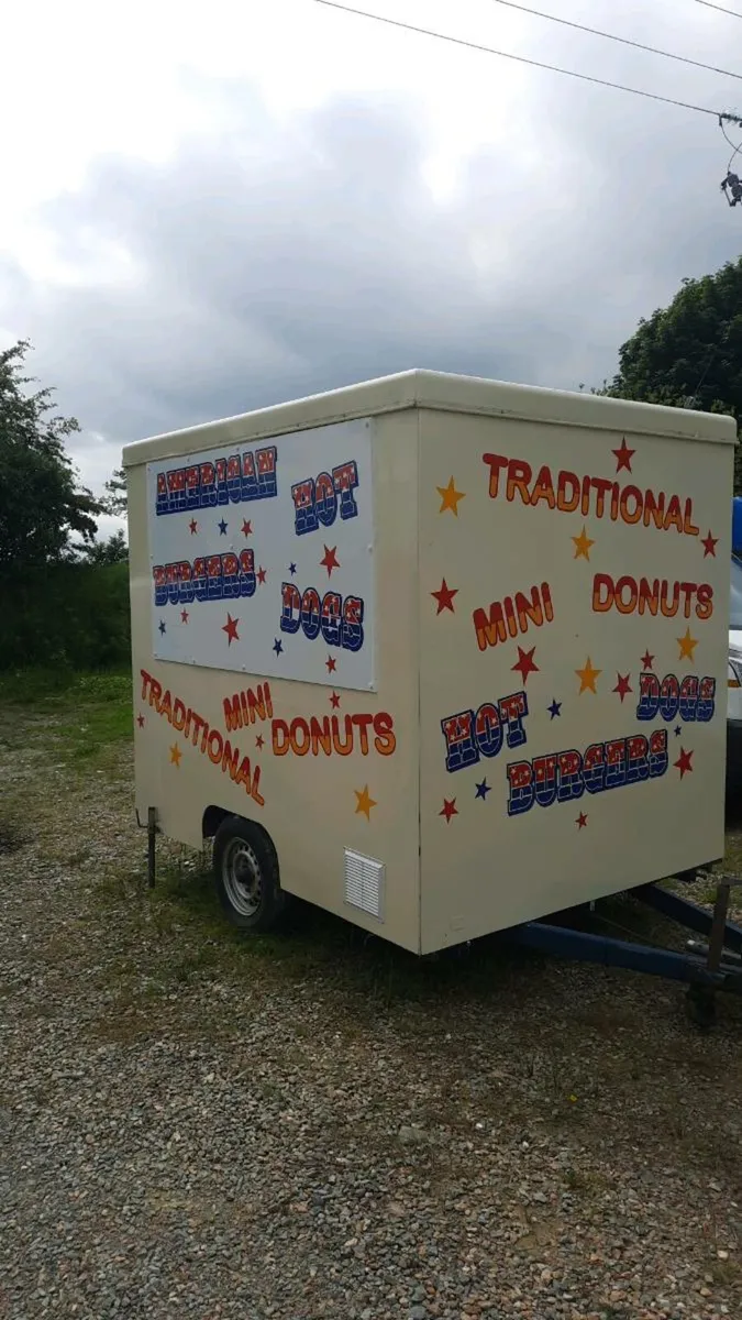 Catering trailer - Image 3