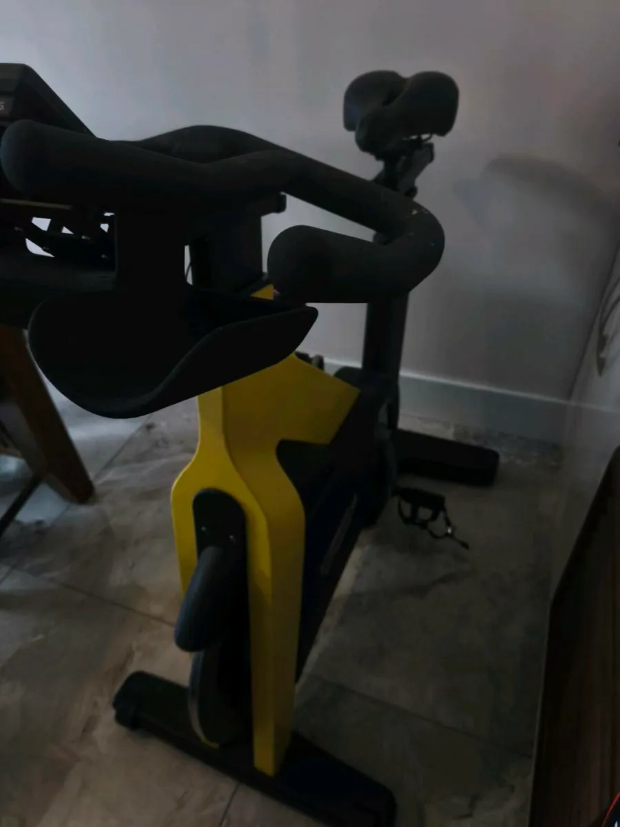 Technogym Group Cycle Spin Bike – Yellow – Commerc - Image 3
