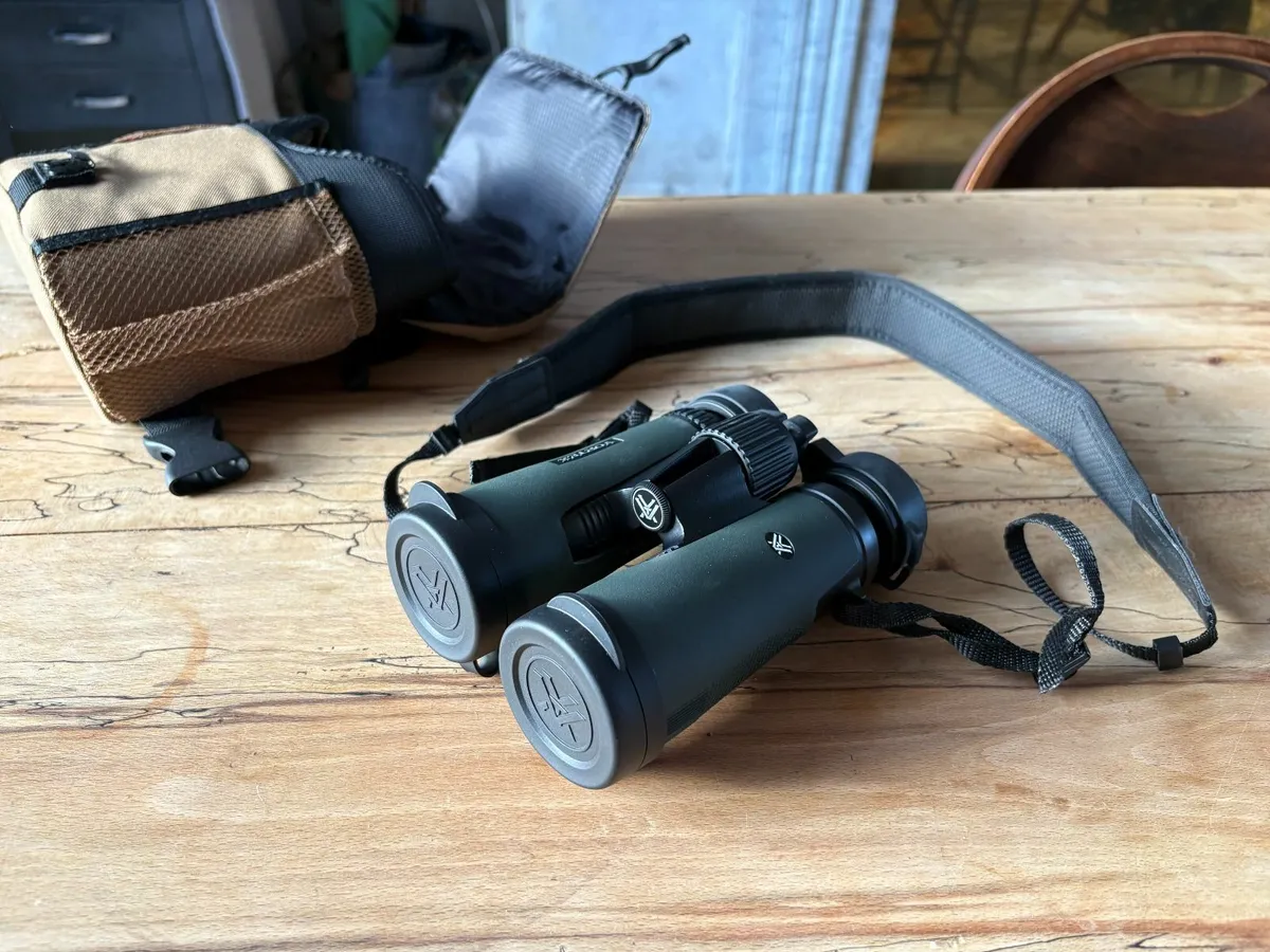 Vortex Diamondback Binoculars 8×42 + Carry Case - Image 1