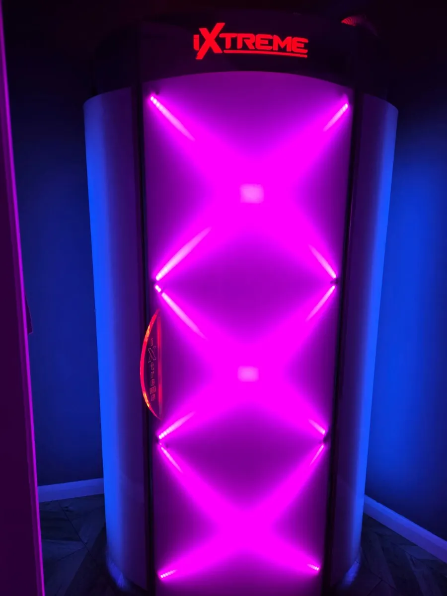 i Extreme x3 Stand up Tanning Bed - Image 1