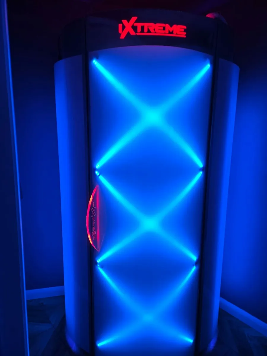 i Extreme x3 Stand up Tanning Bed - Image 2