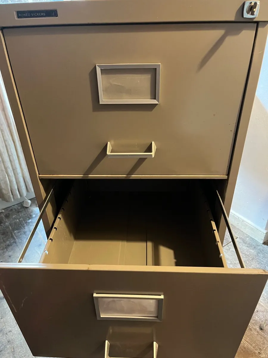Metal Filing Cabinet  €50 - Image 2