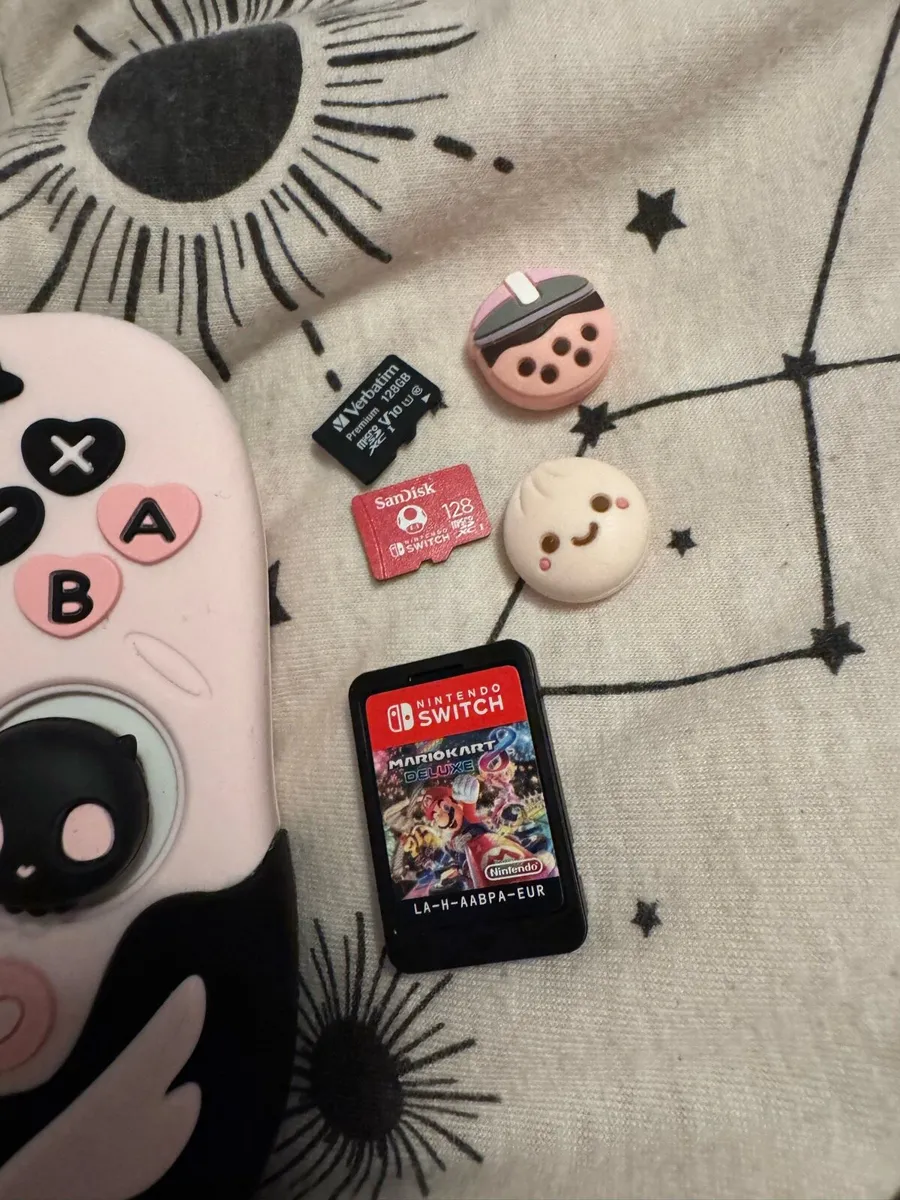 SWITCH OLED - Mario Cart deluxe and 2 Micro SD - Image 4